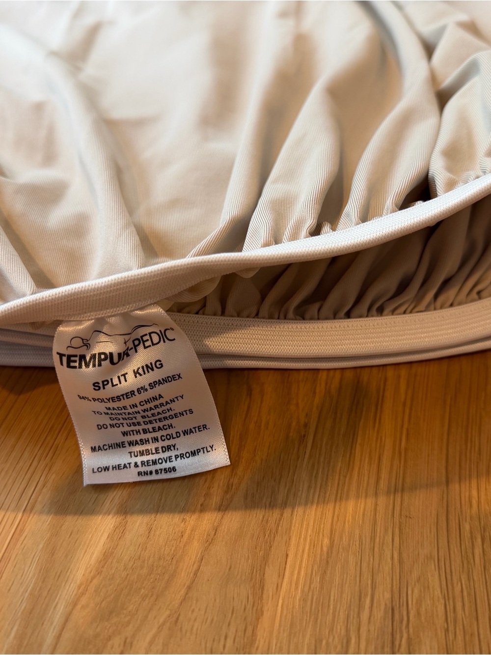 Tempur-Pedic Split King Sheet Set in Light Beige - Picture 4 of 4